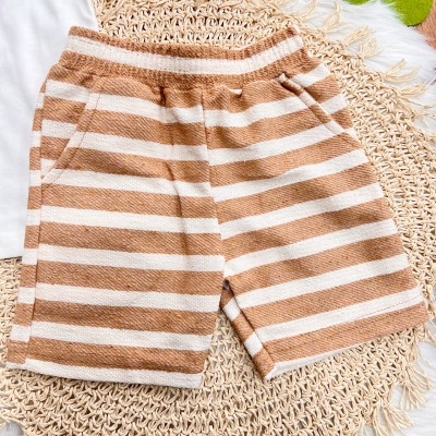 Conj. Camiseta Gola Portuguesa Barquinho e Bermuda Listrada - Off White e Marrom